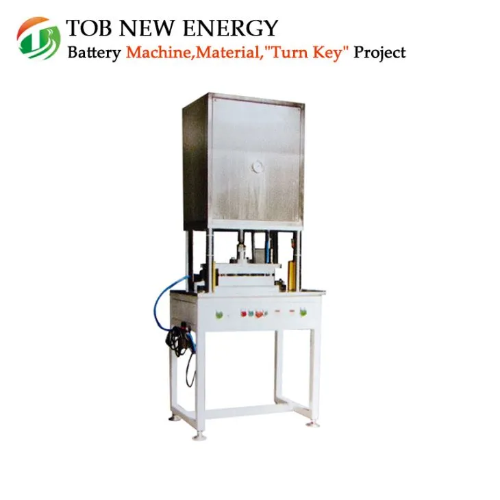 Stroj za oblikovanje baterija