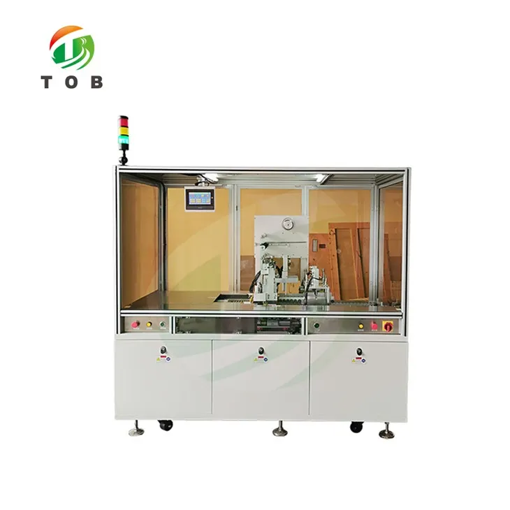 Stroj za pokrivanje folije za baterije